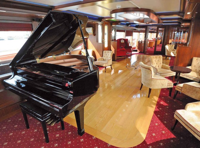 033_Lernidee Reisen_Portugal_Schoene Aussichten Touristik_Piano-Bar  - Spirit of Chartwell